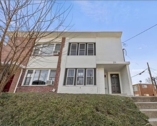 Foto del edificio - 211 Webster St NE