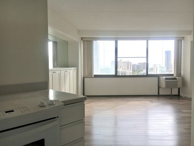 Building Photo - *VIEW FULL AD FOR DETAILS* $500 1ST MONTH ...