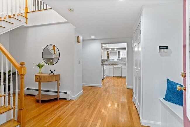 Foto del edificio - 67 Hillside Rd