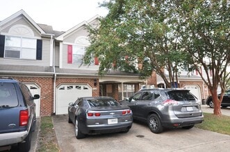 Building Photo - 713 S Lake Cir