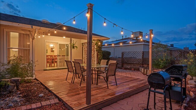 Foto del edificio - FULLY Furnished Rio Rancho Home, Utilities...