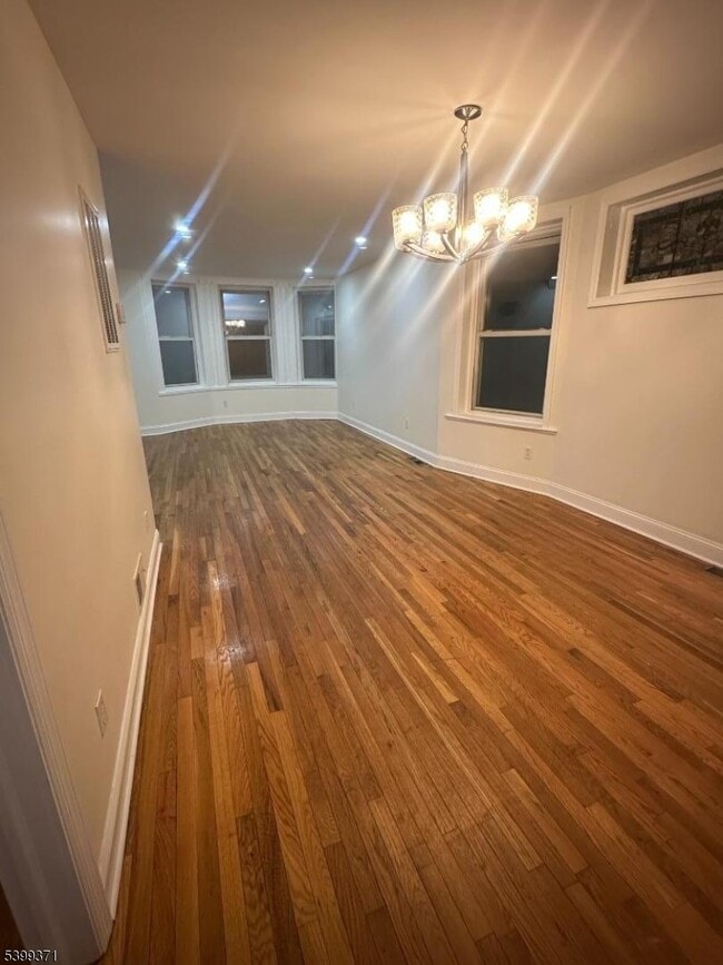 Building Photo - 192 Fairview Ave