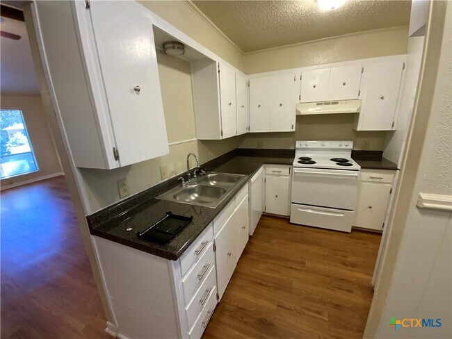 Foto del edificio - 510 B Cheyenne Dr