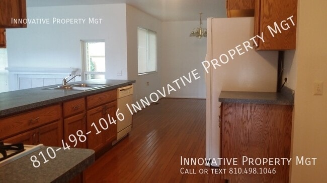 Building Photo - 3 bedroom, 1.5 bath Auburn Hills home. $30...