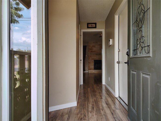 Building Photo - 507 Thousand Oaks Blvd