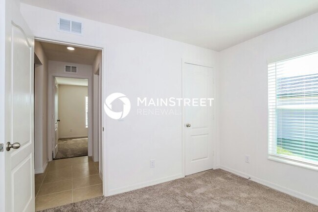 Foto del edificio - 3 Bedroom Pet-Friendly Home in Dundee, FL with Main Street Renewal