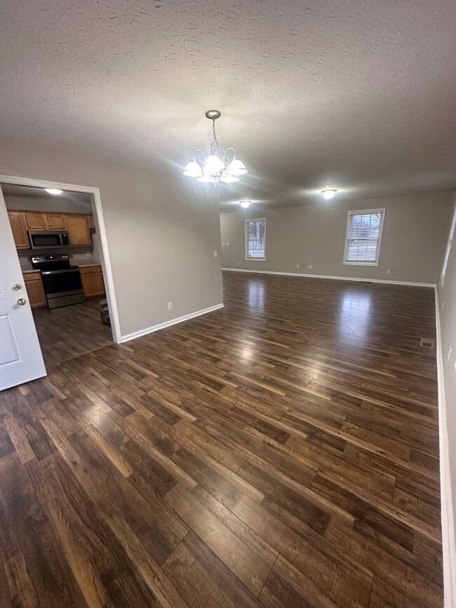 Foto del edificio - 4293 Bristow Rd