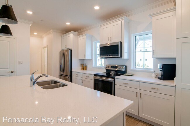 Building Photo - 3 br, 2.5 bath House - 14233 Beach Heather...
