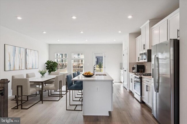 Foto del edificio - 14032 Sunrise Valley Dr