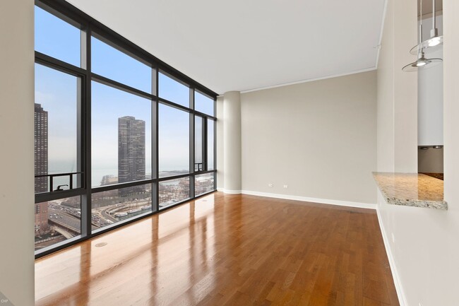Building Photo - 450 E Waterside Dr