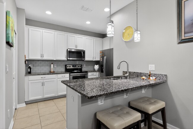 Building Photo - 17523 Promenade Dr