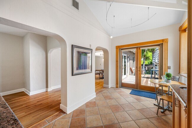 Building Photo - Historic Granada Terrace Home in St. Pete!!