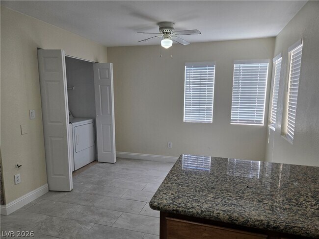 Foto del edificio - 6500 W Lake Mead Blvd