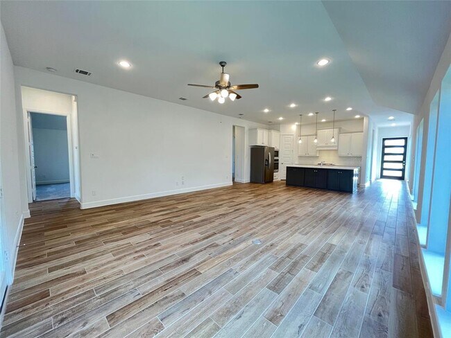 Foto del edificio - 29418 Pearwood Dr