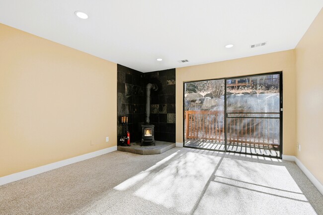 Building Photo - 1901 Clear Creek Dr