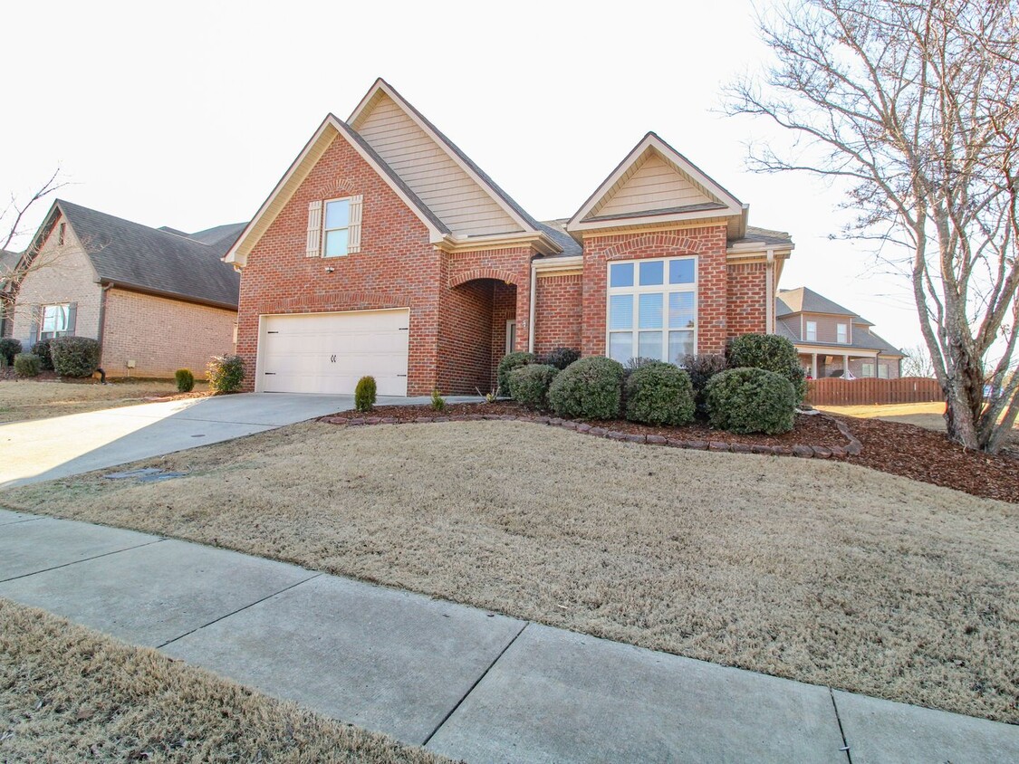 Foto principal - Gorgeous home in Canebrake Club!