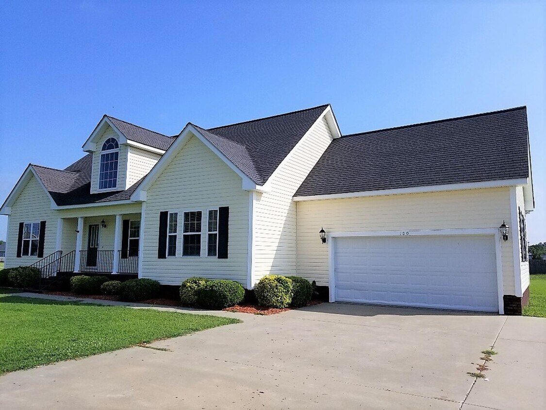 Foto principal - 100 Lancaster Pointe Drive