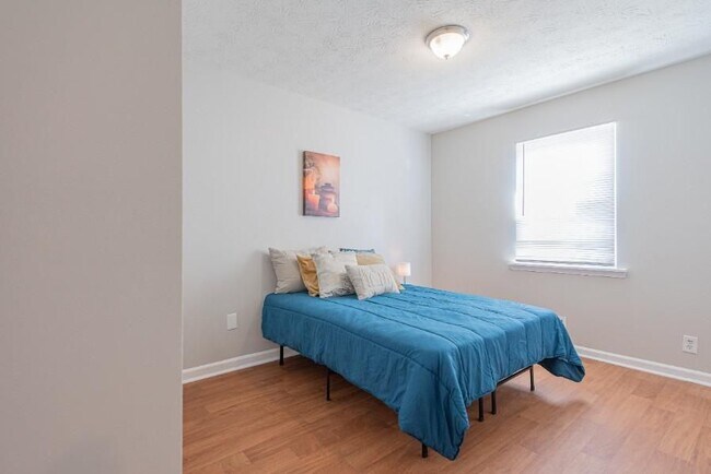 Foto del edificio - 2628 Candler Woods Dr