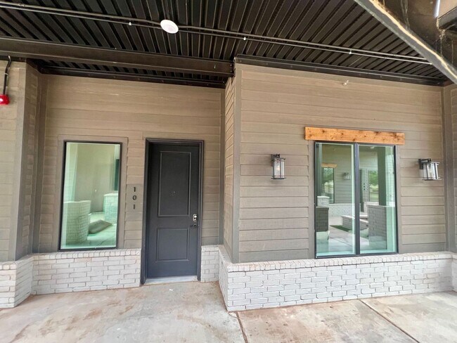 Foto del edificio - The Court At Overton