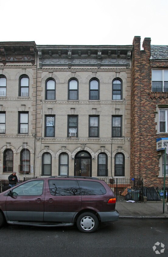 Primary Photo - 286 Suydam St