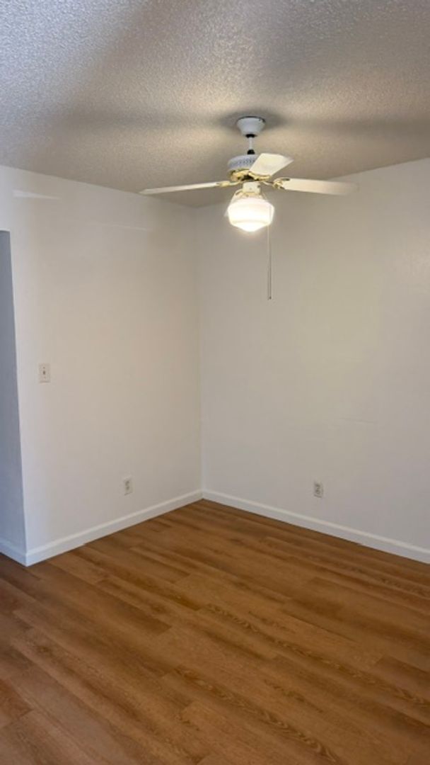 Building Photo - Duplex for RENT!