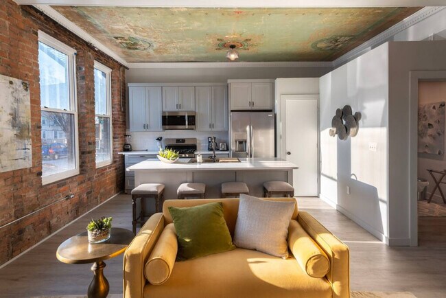 Foto del edificio - 1906 Elm St