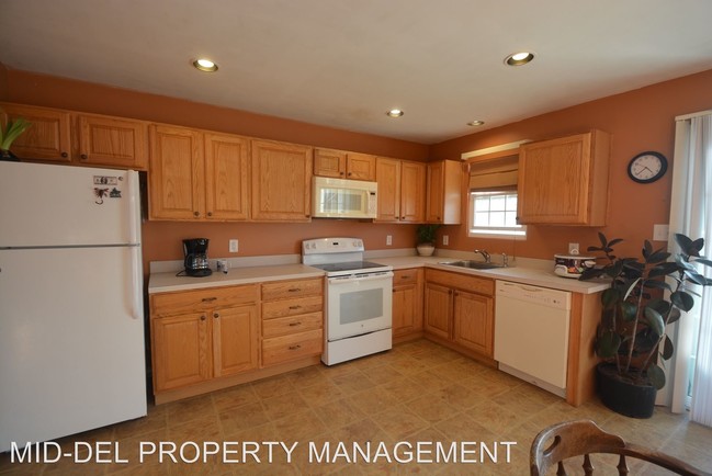 Building Photo - 3 br, 2 bath House - 912 S Broad St