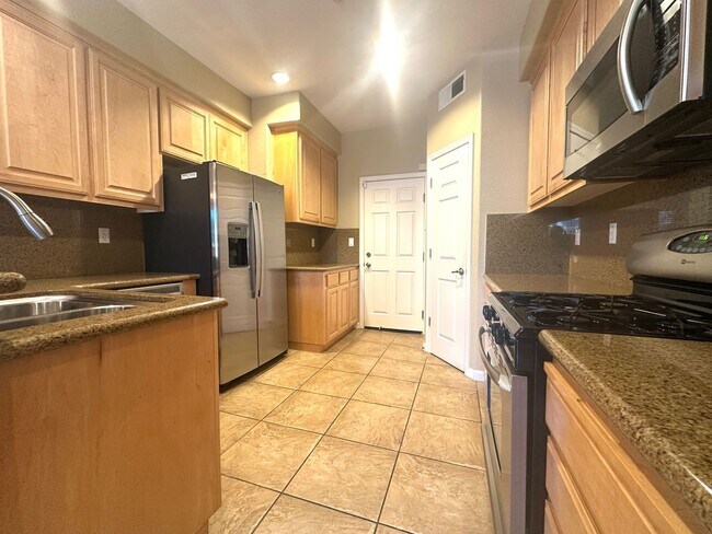 Foto del edificio - Gorgeous 3 Bed, 2 Bath in Gated Community in Brentwood