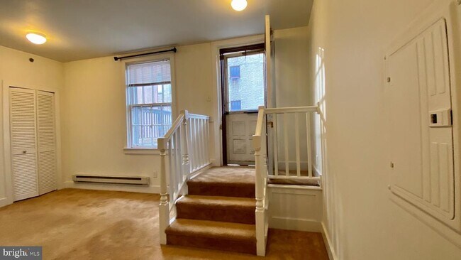 Foto del edificio - 330 S Juniper St