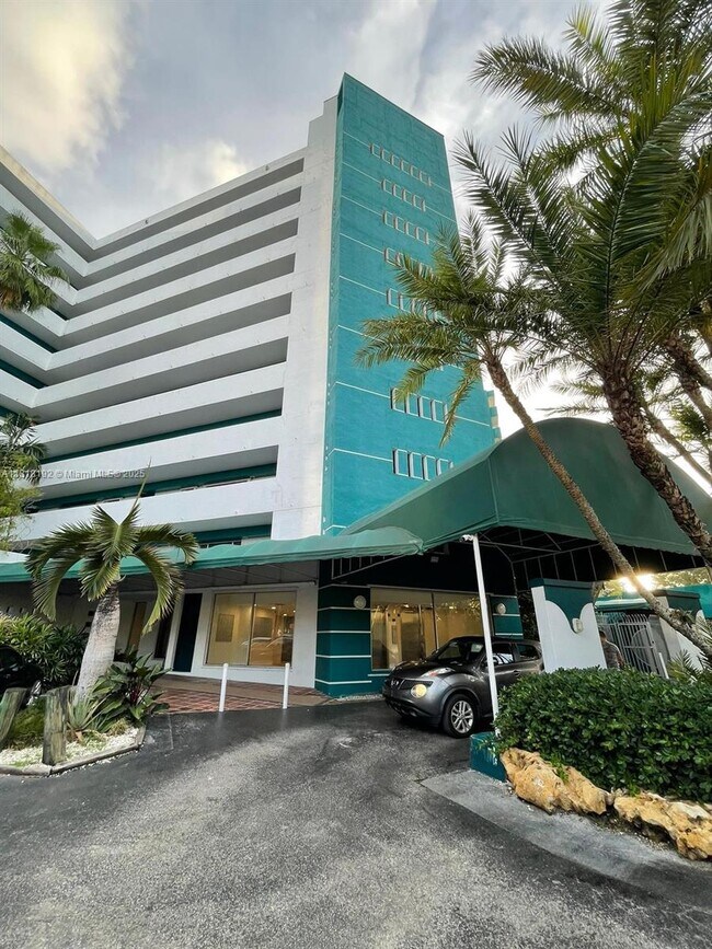 Foto del edificio - 1700 NW N River Dr