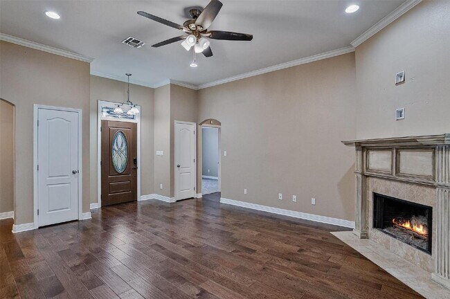 Foto del edificio - 133 Lone Oak Dr