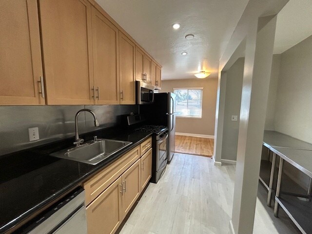 Foto del edificio - 2235 Bonar St