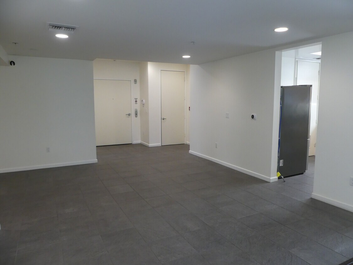 Foto principal - 10911 Wellworth Ave