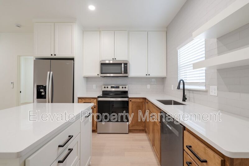 Primary Photo - 1612 NW 17th