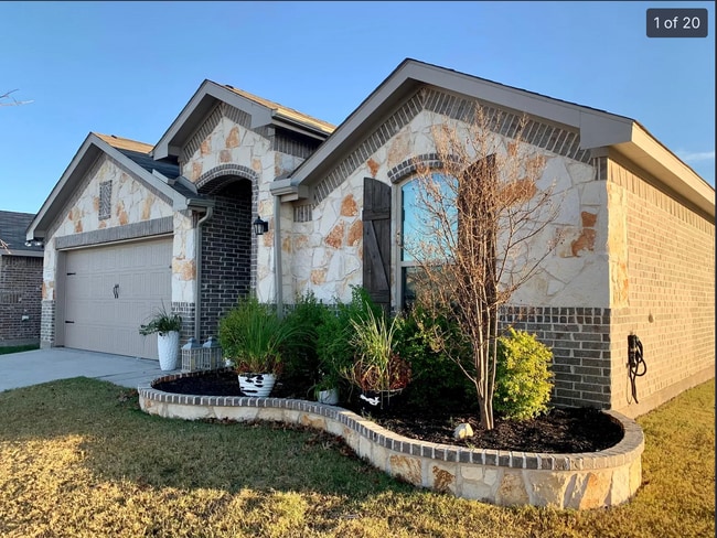 Photo - 469 Pollyann Trl House