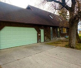 Building Photo - 1541 6th St SW