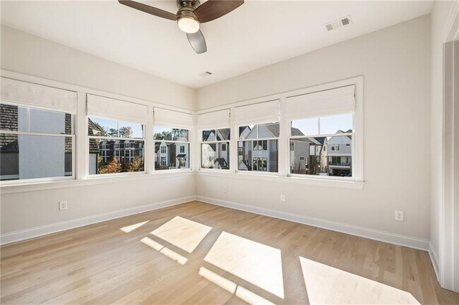 Building Photo - 2350 Melina Pl