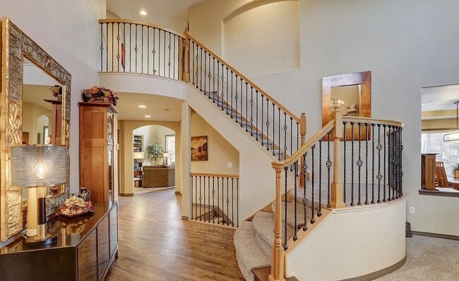 Building Photo - Light-Filled Longmont Gem with Elegant Fin...