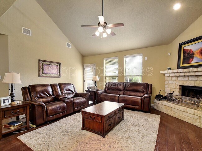 Foto del edificio - 1435 Sparrow Song