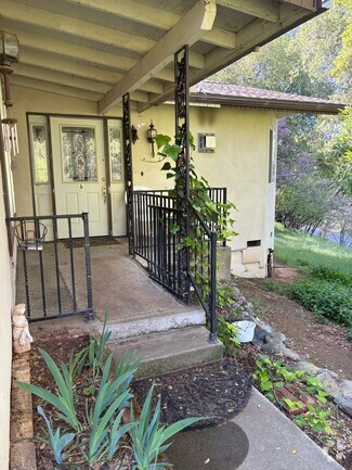 Building Photo - 5130 Mueller Rd