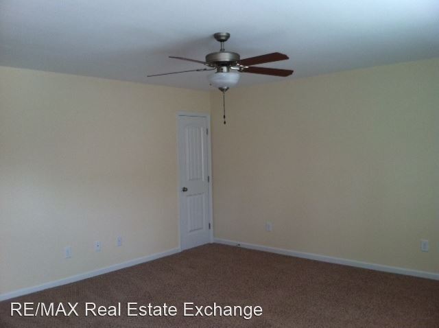 Foto del edificio - 3703-3709 Hillcrest Dr