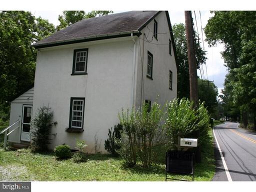 Primary Photo - 845 S Waterloo Rd