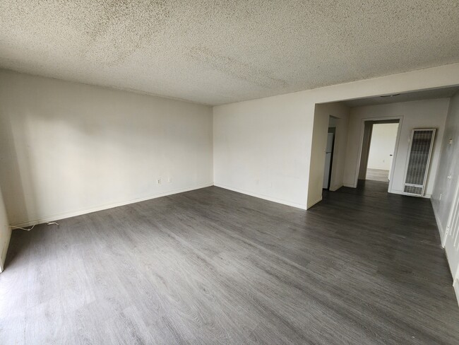 Building Photo - 2385 Chanslor St
