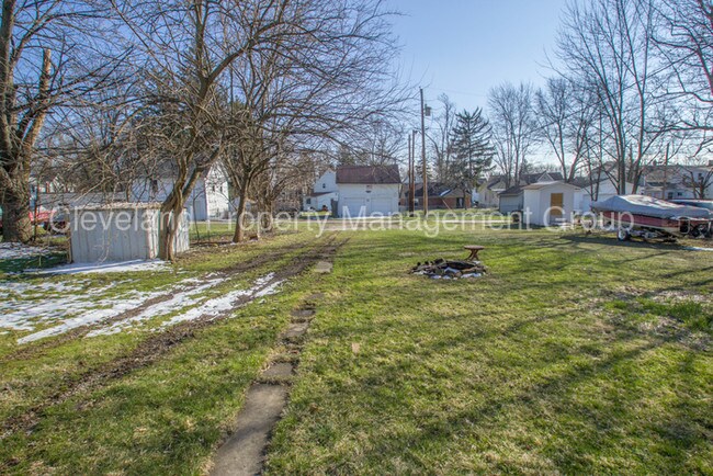 Building Photo - 348 9th St