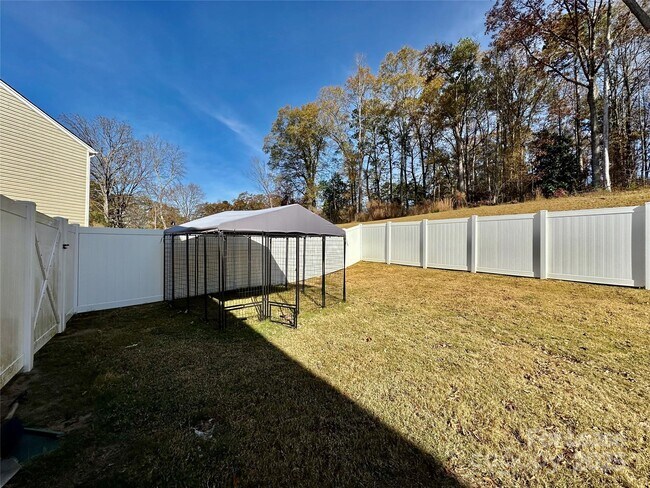 Foto del edificio - 1210 Leno Ln