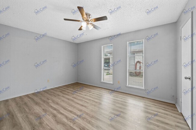 Foto del edificio - **Section 8 Accepted** Adorable 2/1.5 Dupl...