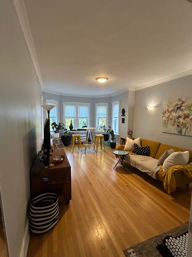 Foto del edificio - 4705 N Artesian Ave