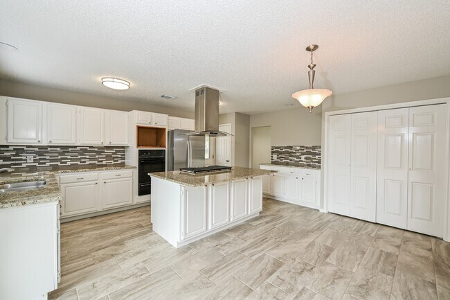 Foto del edificio - 2017 Spinnaker Dr