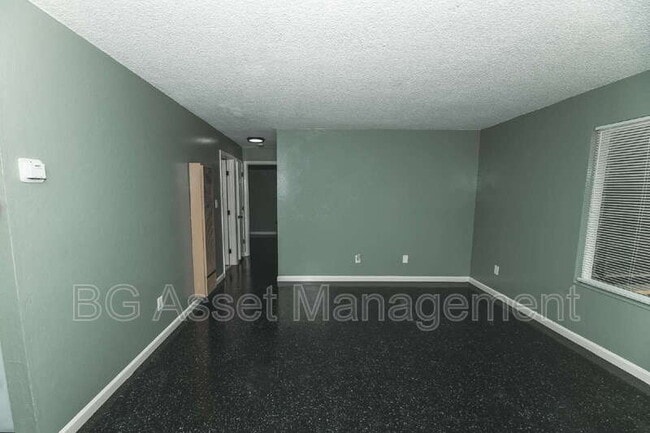 Building Photo - 1610 Sanford Ave