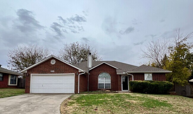 Foto del edificio - Nice 4 Bed 2 Bath home in Norman
